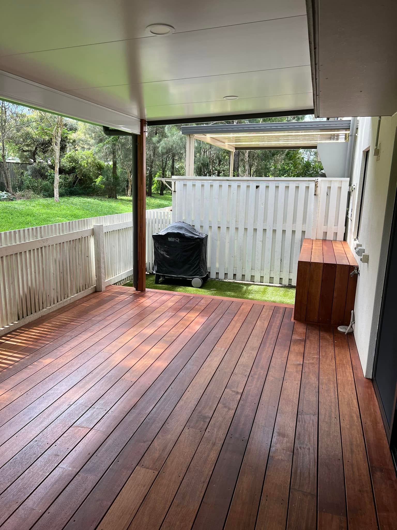 A back deck built around the BBQ detail